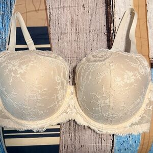 Victoria's Secret Cream Lace Balconette Bra